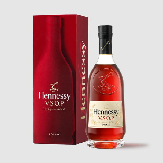 Hennessy VSOP with Giftbox (1x70cl) - TwoMoreGlasses.com