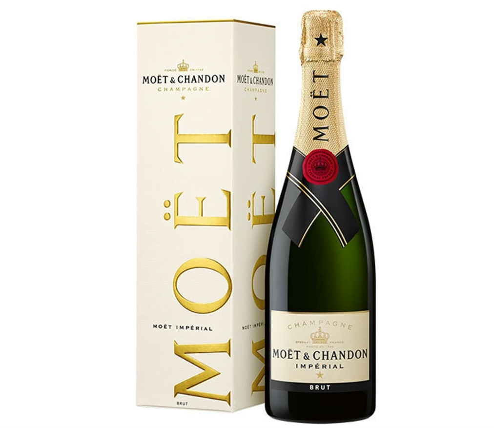 Moet &amp; Chandon Imperial Brut NV with Giftbox (1x75cl) - TwoMoreGlasses.com