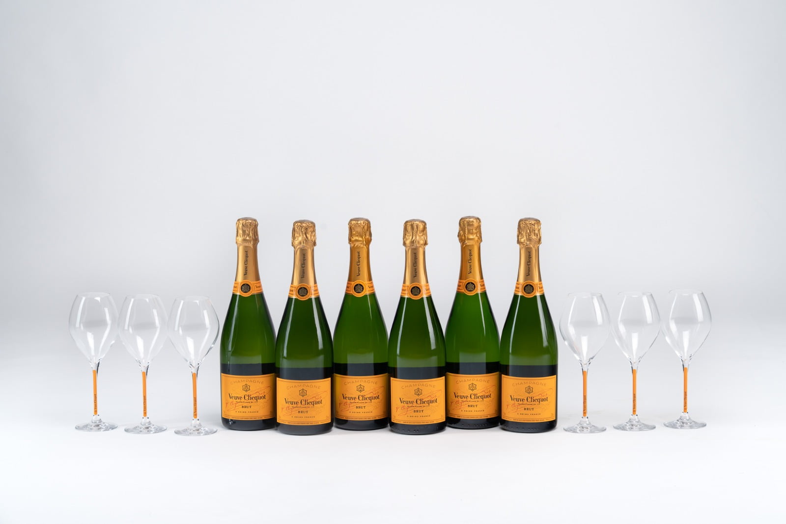 Veuve Clicquot Yellow Label Party Set 6 Bottles + 6 Flutes - TwoMoreGlasses.com
